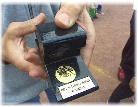 Le troph&eacute;e 1999 un presse papier original