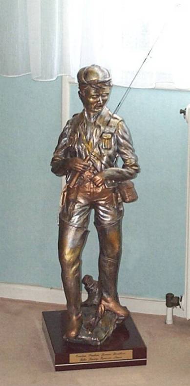 Le magnifique trop&eacute;e qui m'a &eacute;t&eacute; offert.