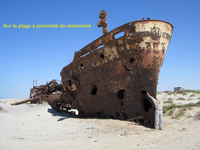 Epave bateau sur la plage